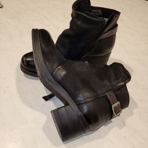 Miz Mooz ankle boot size 39/8.5